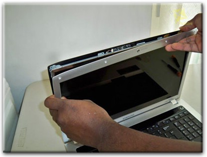 Замена экрана ноутбука Samsung в Батайске