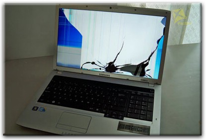 замена матрицы на ноутбуке Samsung в Батайске